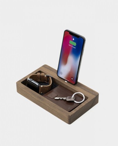 Drevený organizér s nabíjačkou na iPhone - Farba: Dub