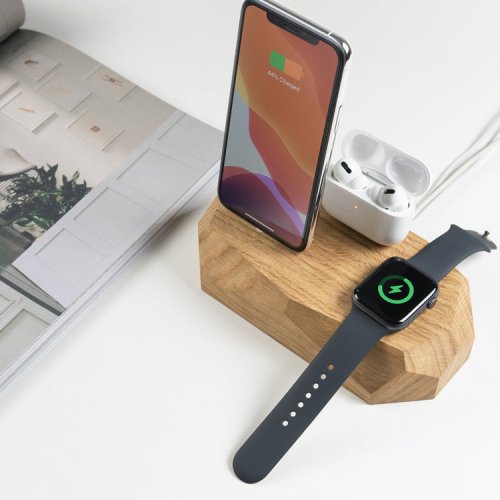 Trojitý drevený nabíjací dok na iPhone, Apple Watch, AirPods - Farba: Orech