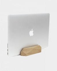 Drevený vertikálny stojan na notebook - dok na laptop