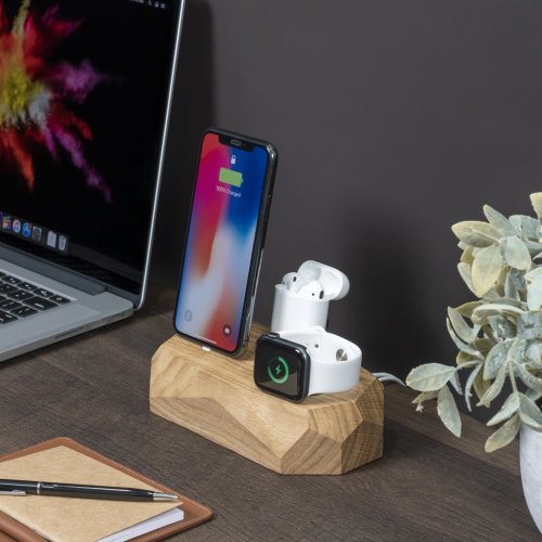 Trojitý drevený nabíjací dok na iPhone, Apple Watch, AirPods - Farba: Dub