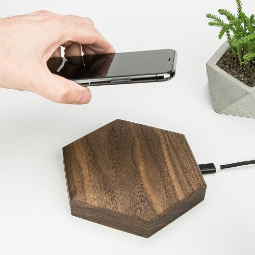 Bezdrôtová nabíjačka Bewood Slim Hexagon QI 15W Orech