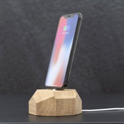 Drevený stojan a nabíjačka na telefón