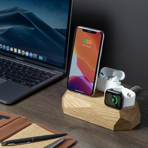 Trojitý drevený nabíjací dok na iPhone, Apple Watch, AirPods